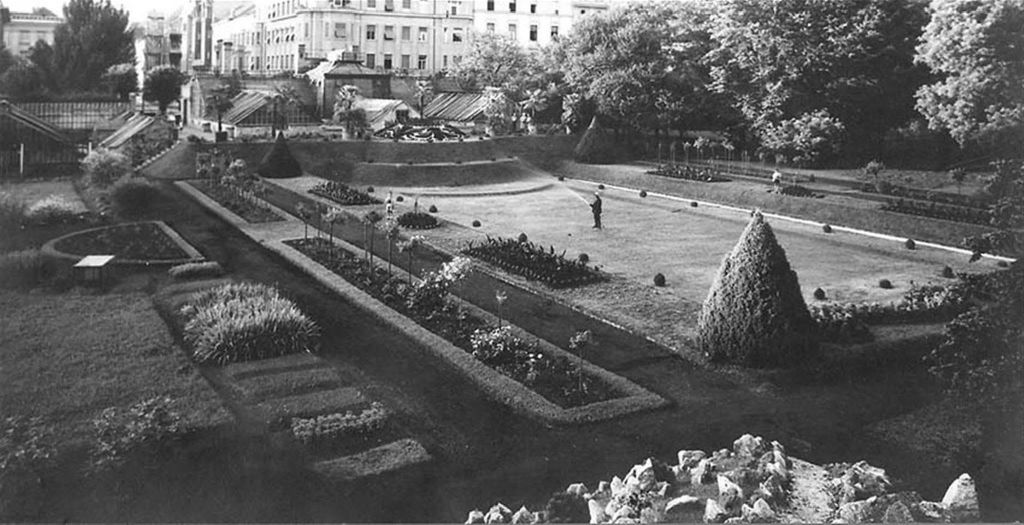 Botanički vrt, Mihanovićeva ulica, oko 1930. godine, cvjetni parter